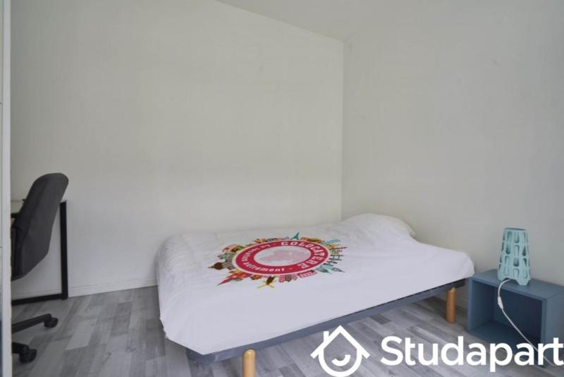 Chambre - 14 m² - 1 pièce