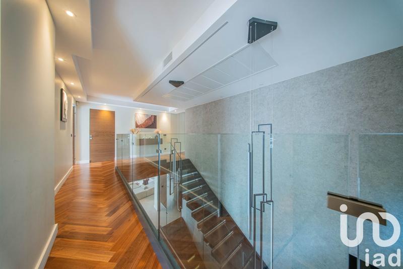 Maison - 560 m² - 7 pièces