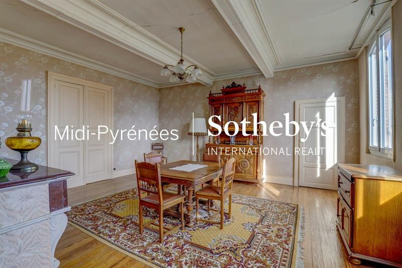 Maison - 232 m² - 6 pièces