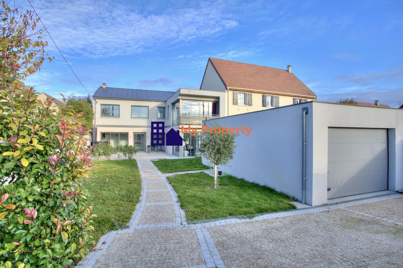 Maison - 121 m² - 6 pièces