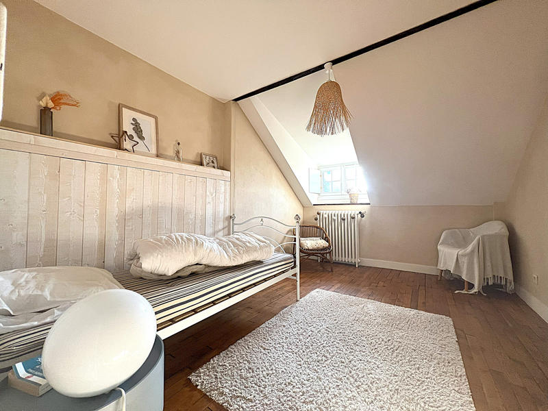 Propriété - 300 m² - 10 pièces