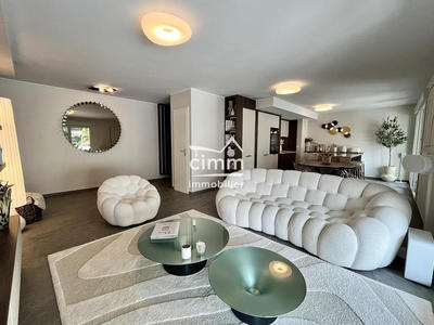 Appartement - 100 m² - 4 pièces