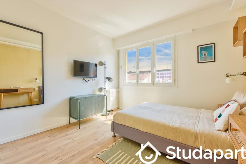 Chambre - 13 m² - 1 pièce