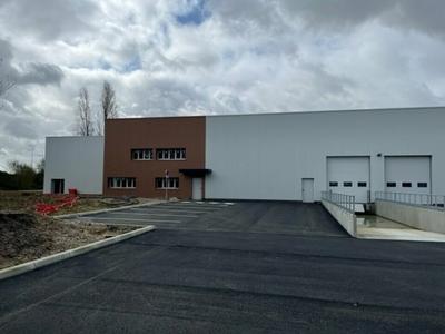 Local d'activité / Entrepôt - 2 100 m²