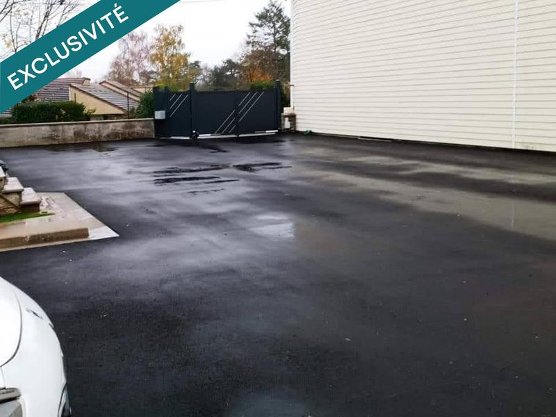 Maison - 210 m² - 18 pièces