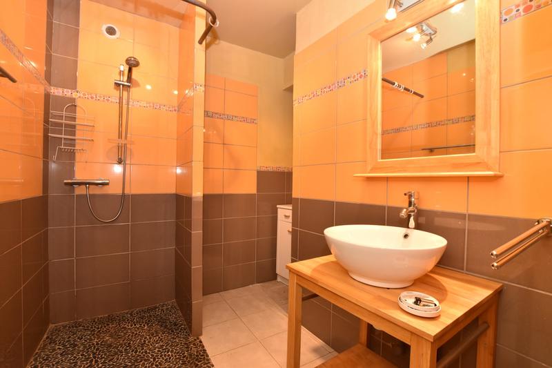 Maison traditionnelle - 238 m² - 10 pièces