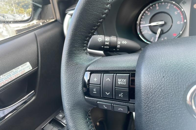 Toyota Hilux 2.8 D4-D 204 Legende Tech