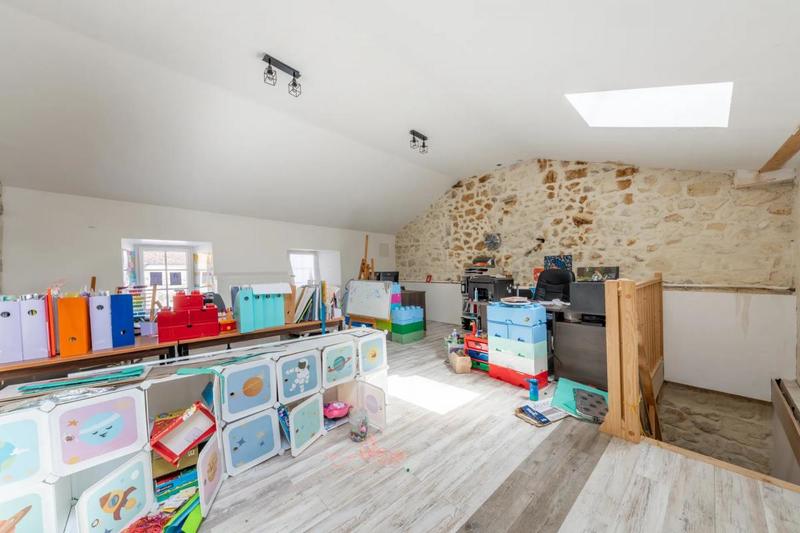 Maison - 290 m² - 8 pièces