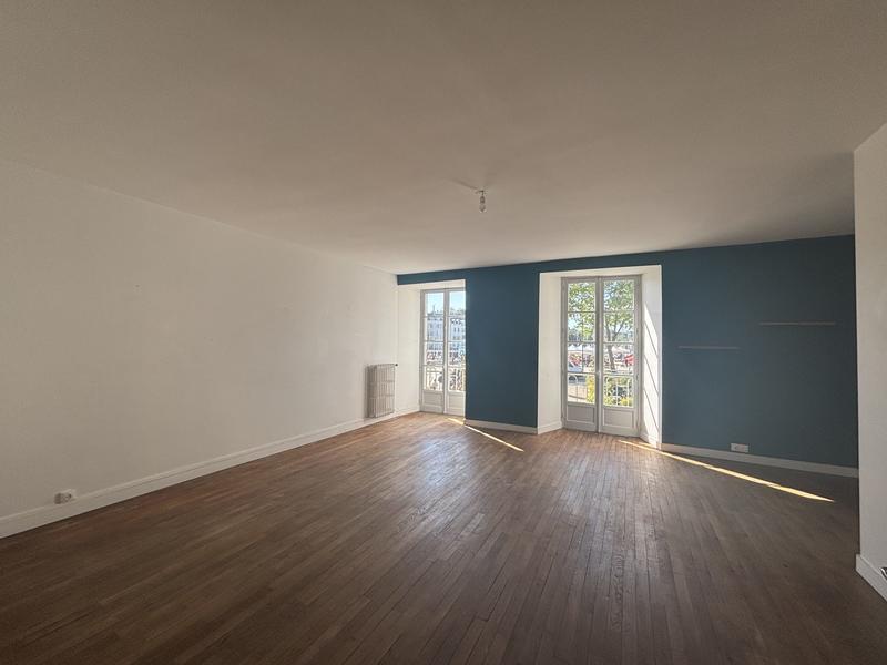 Appartement - 123 m² - 6 pièces