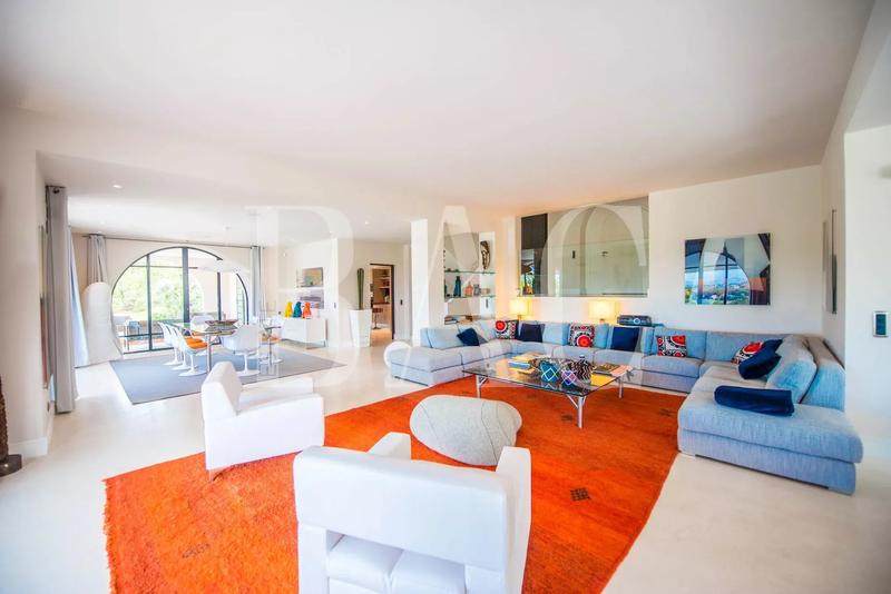 Propriété - 650 m² - 15 pièces