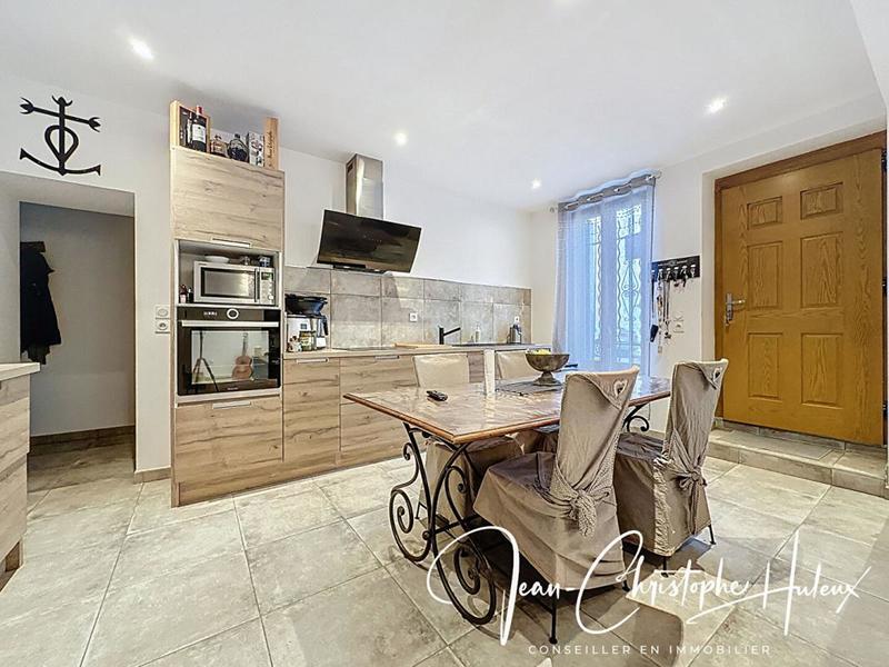 Maison - 92 m² - 4 pièces