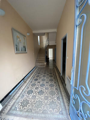 Maison - 320 m² - 11 pièces