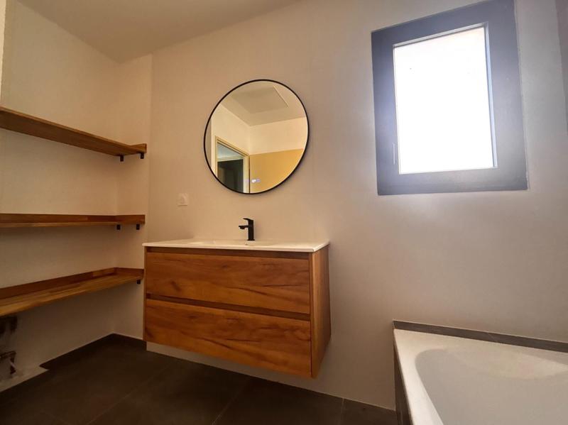 Maison - 93 m² - 5 pièces