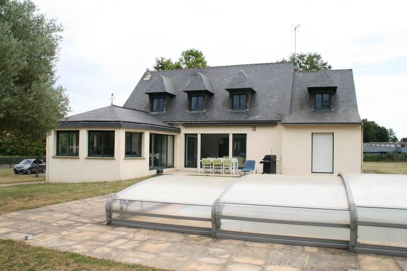 Maison - 219 m² - 8 pièces
