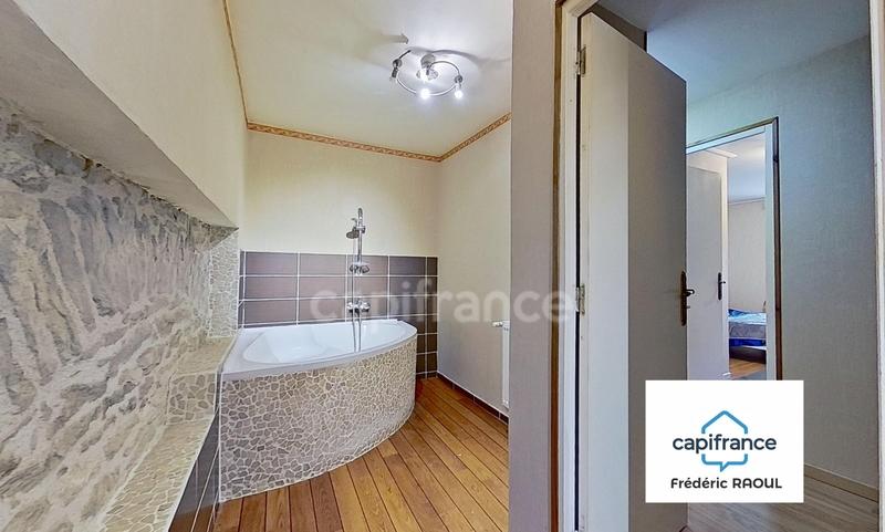 Maison - 238 m² - 6 pièces