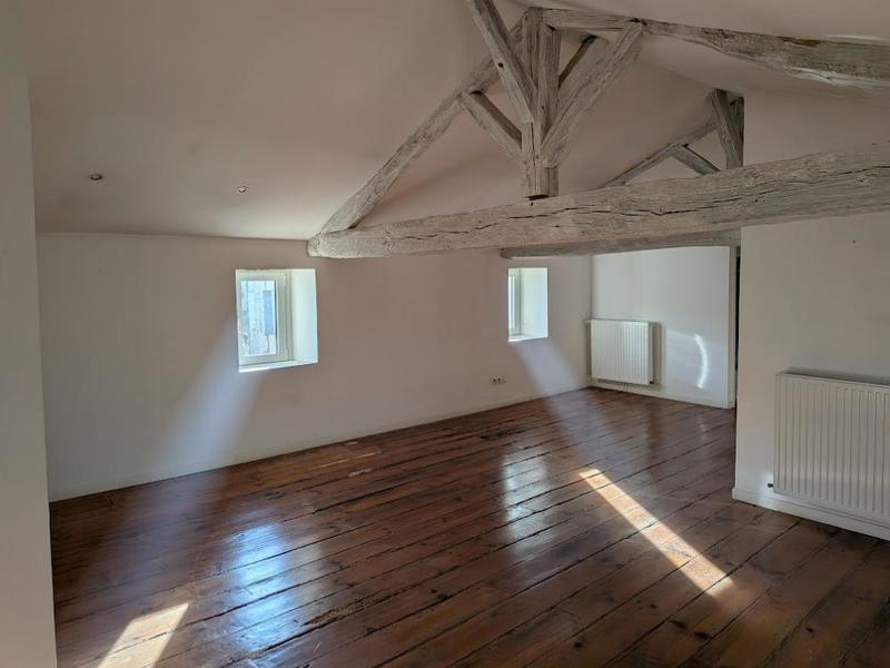 Appartement - 97 m² - 3 pièces