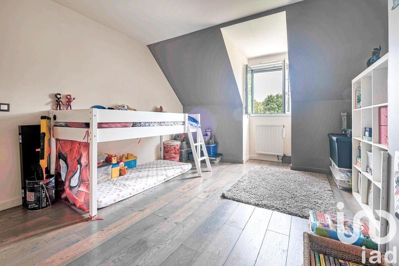 Maison - 180 m² - 8 pièces