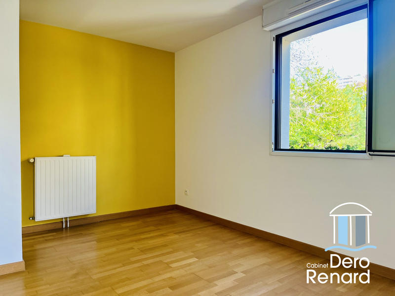 Appartement - 99 m² - 4 pièces