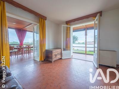 Maison - 235 m² - 10 pièces