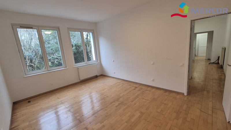 Maison - 98 m² - 6 pièces