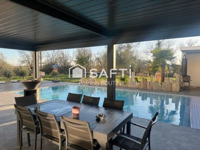 Maison - 225 m² - 10 pièces