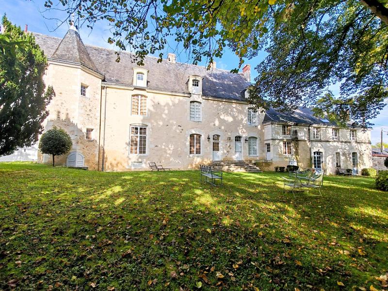 Maison - 422 m² - 10 pièces