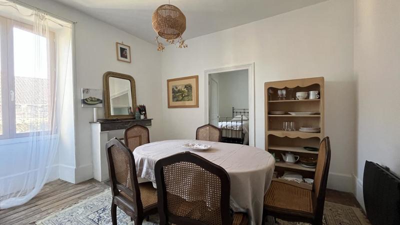 Château - 230 m² - 7 pièces