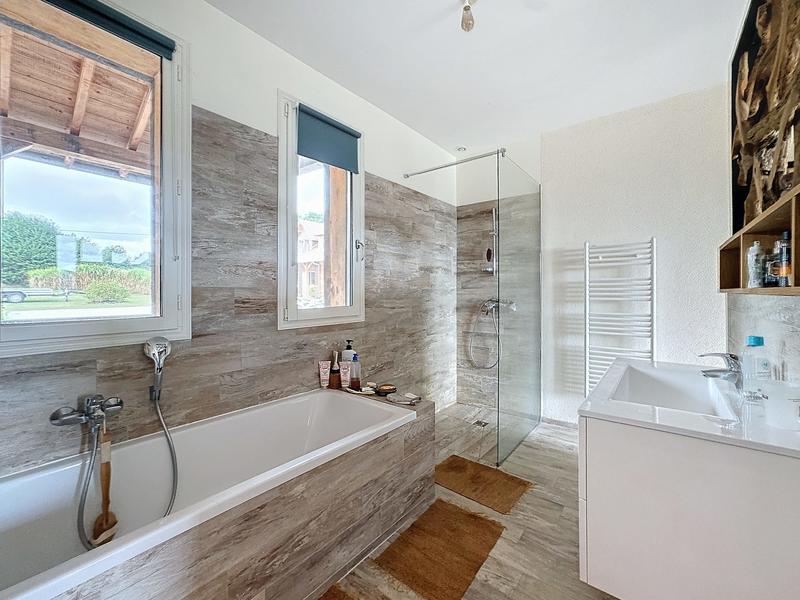 Maison - 197 m² - 5 pièces