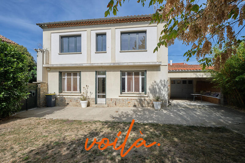 Maison - 219 m² - 7 pièces