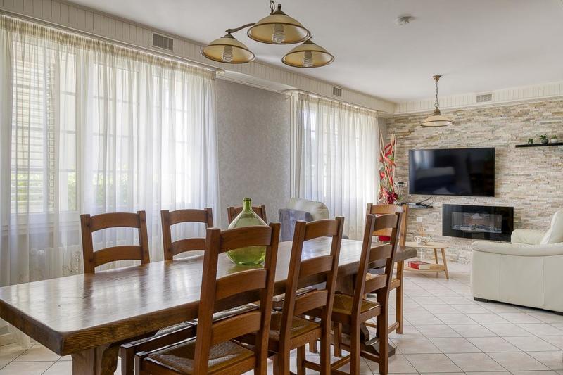 Maison - 180 m² - 7 pièces