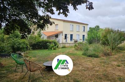 Maison - 245 m² - 5 pièces