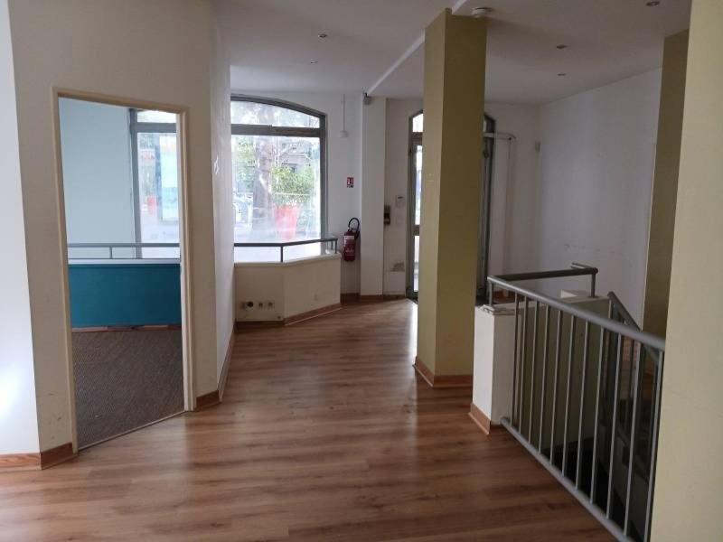 Local commercial - 135 m² - 5 pièces