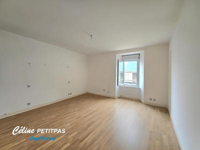 Appartement - 79 m² - 3 pièces