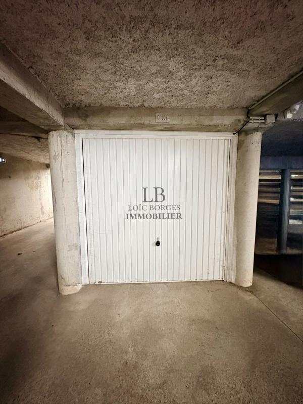 Parking / Garage - 10 m²