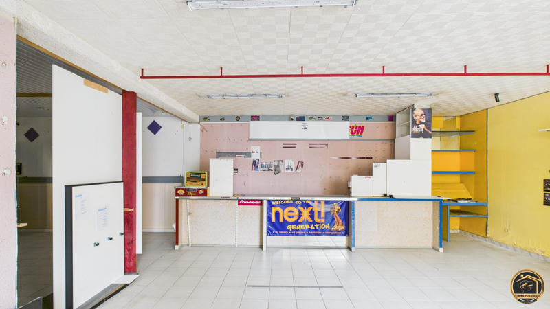Local commercial - 278 m² - 13 pièces