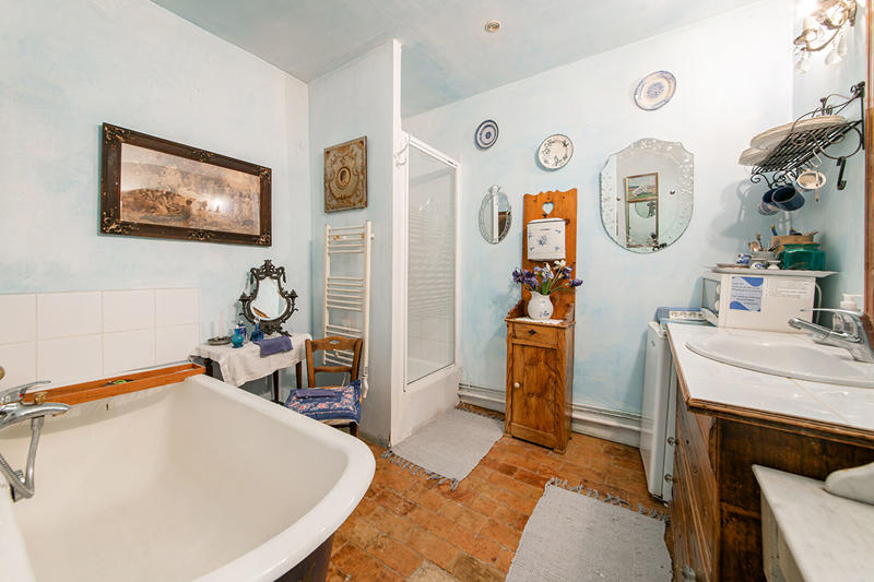 Maison - 456 m² - 14 pièces