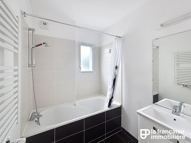 Maison - 111 m² - 6 pièces