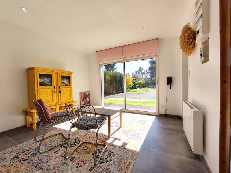 Maison traditionnelle - 235 m² - 11 pièces