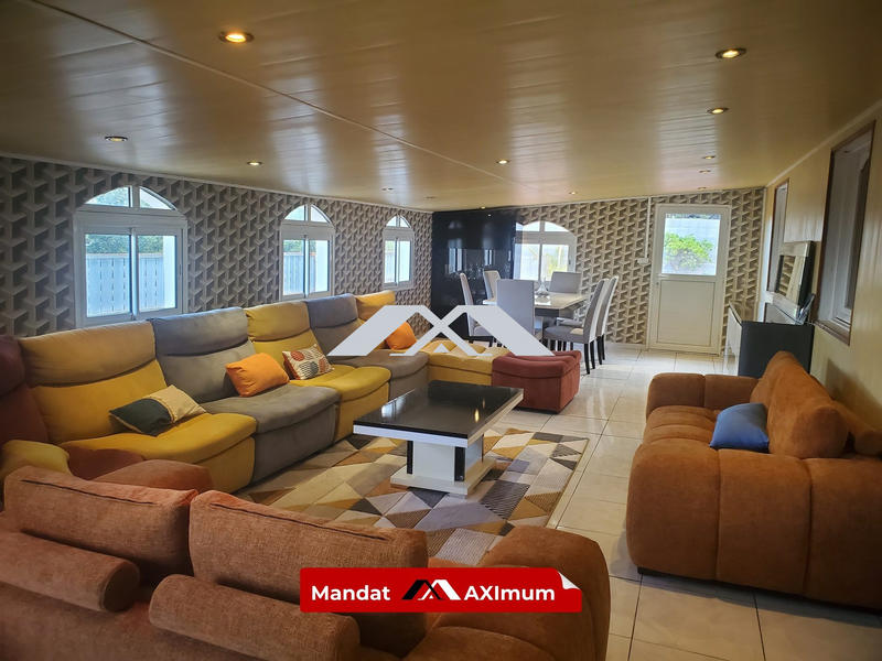 Maison - 190 m² - 8 pièces