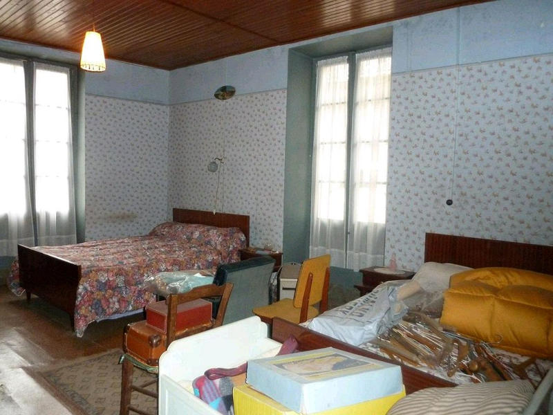 Maison - 270 m² - 8 pièces