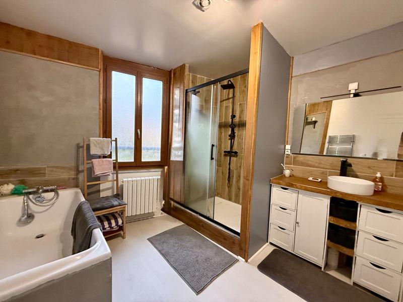 Maison - 200 m² - 8 pièces