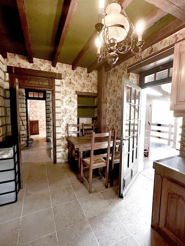 Maison - 227 m² - 7 pièces