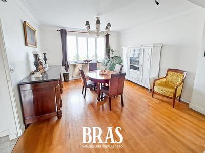 Appartement - 141 m² - 4 pièces