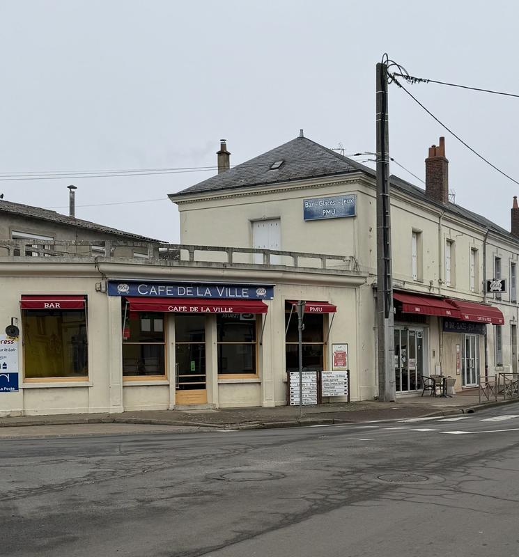 Maison - 243 m² - 7 pièces