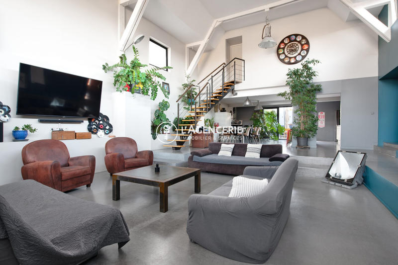 Maison - 321 m² - 6 pièces