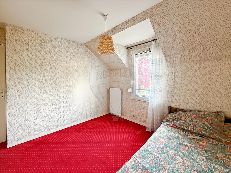 Maison - 95 m² - 5 pièces