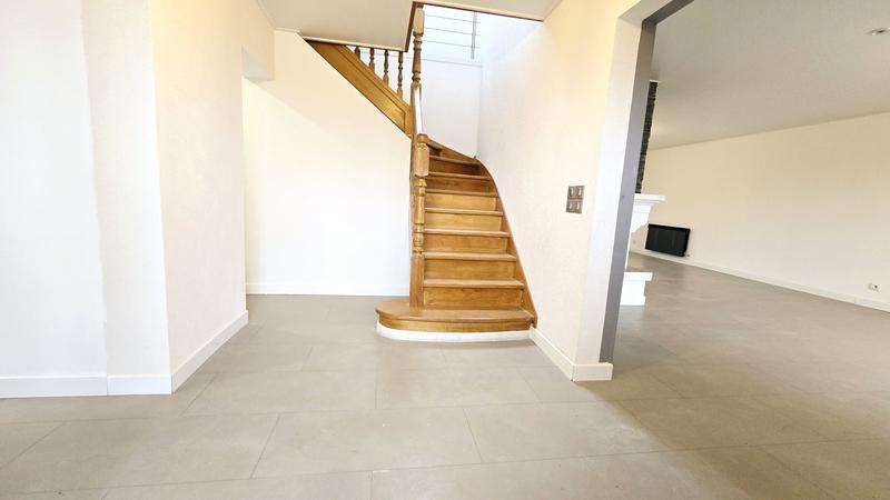 Maison - 252 m² - 6 pièces