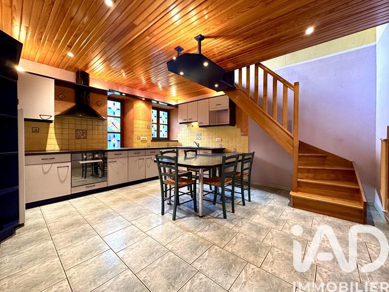 Maison - 187 m² - 8 pièces