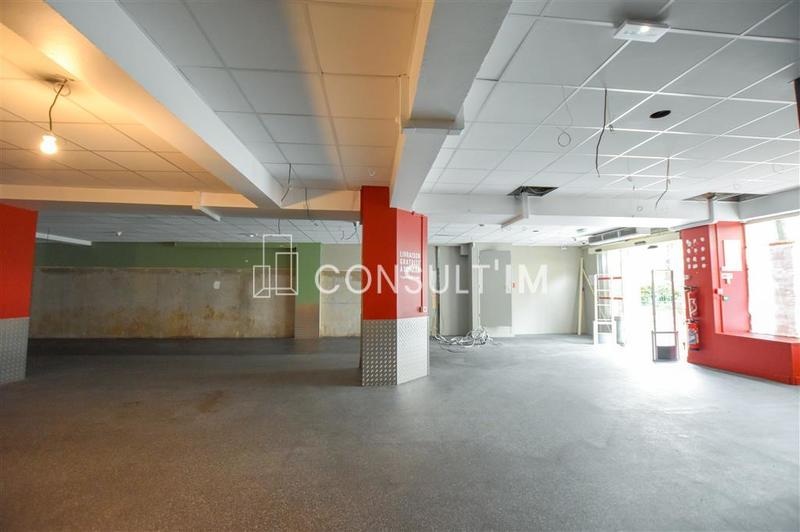 Local commercial - 352 m²