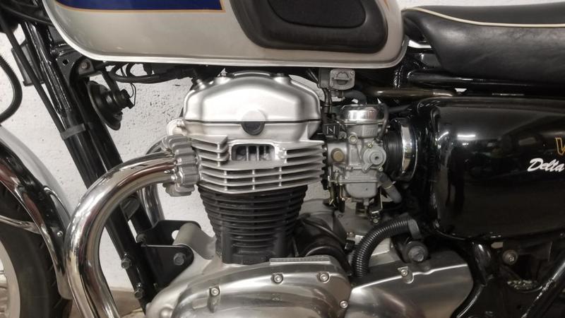 Kawasaki W 650 kawasaki bleu 0650 555